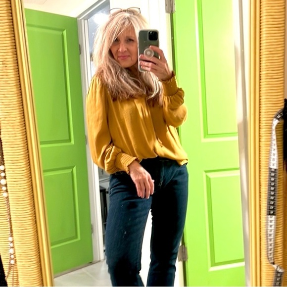 Rachel Zoe,Silky Soft,Pull-On,Rich Yellow-Gold,Blouse,Dress Up or Down, Size Med - Picture 6 of 8